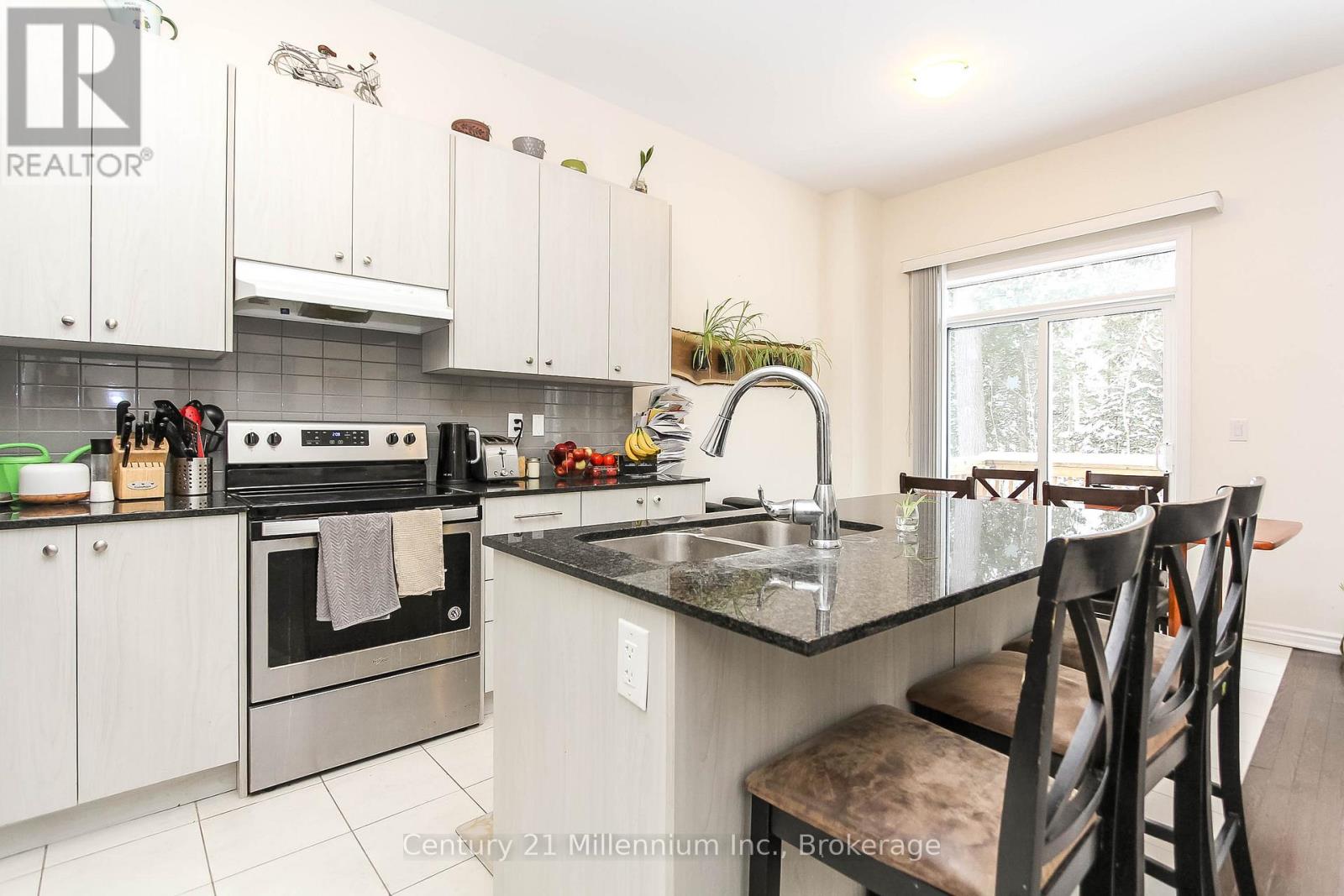 36 Farwell Avenue, Wasaga Beach, Ontario  L9Z 0H3 - Photo 7 - S13578196