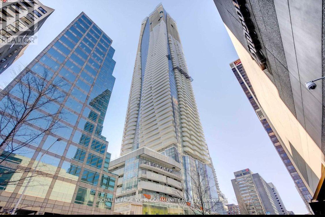 2812 - 1 BLOOR STREET E
