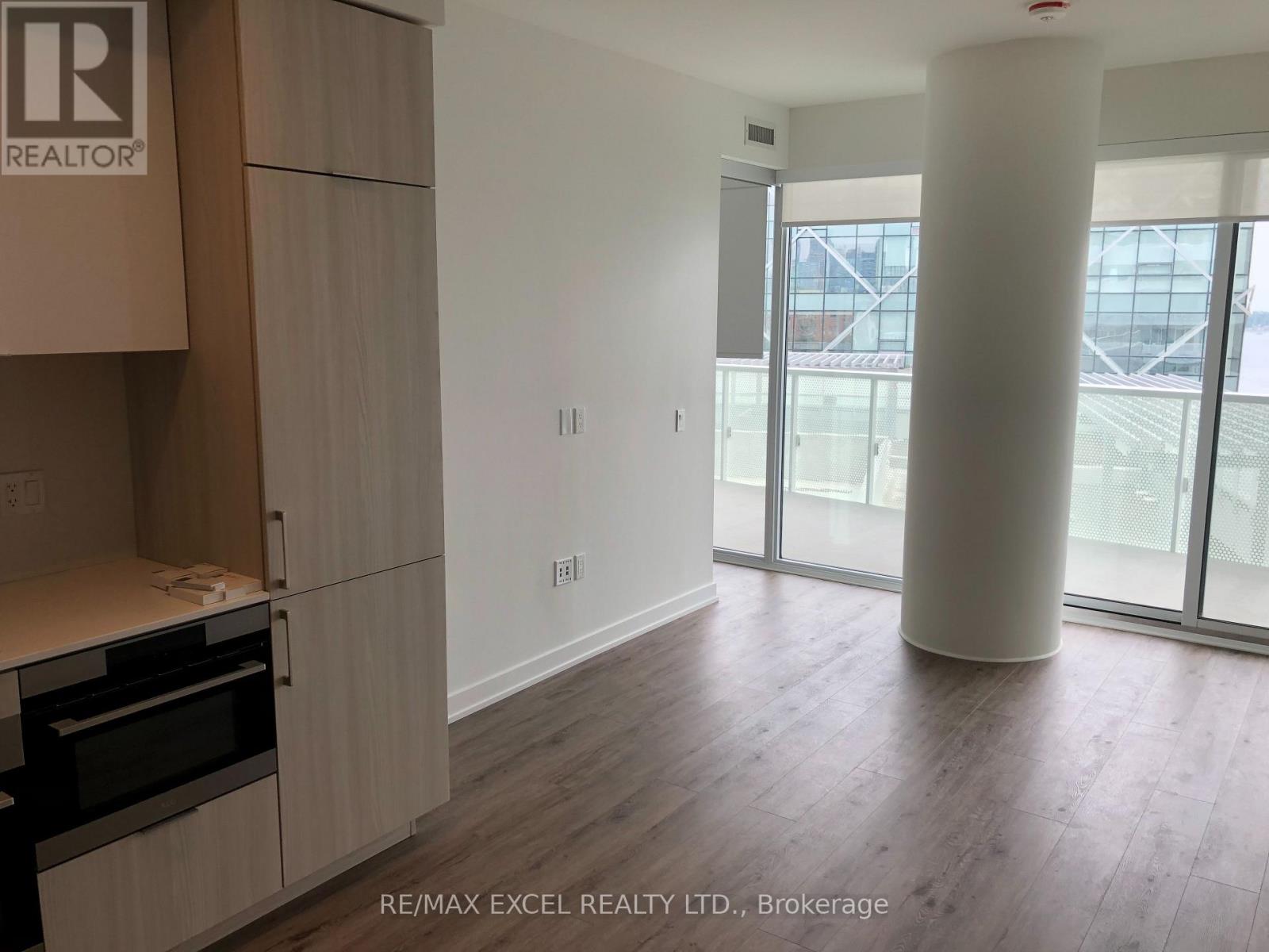 1303 - 15 Queens Quay E, Toronto (Waterfront Communities), Ontario  M5E 0A4 - Photo 2 - C13578312