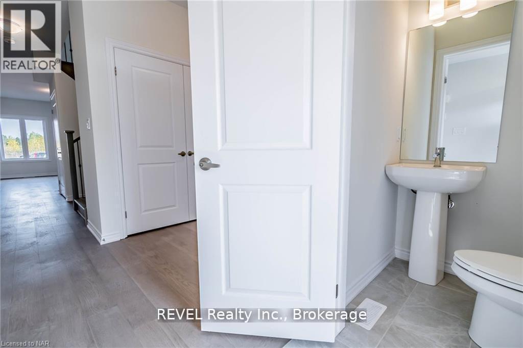 77 Renfrew Trail, Welland, Ontario  L3C 0K2 - Photo 10 - X13578298