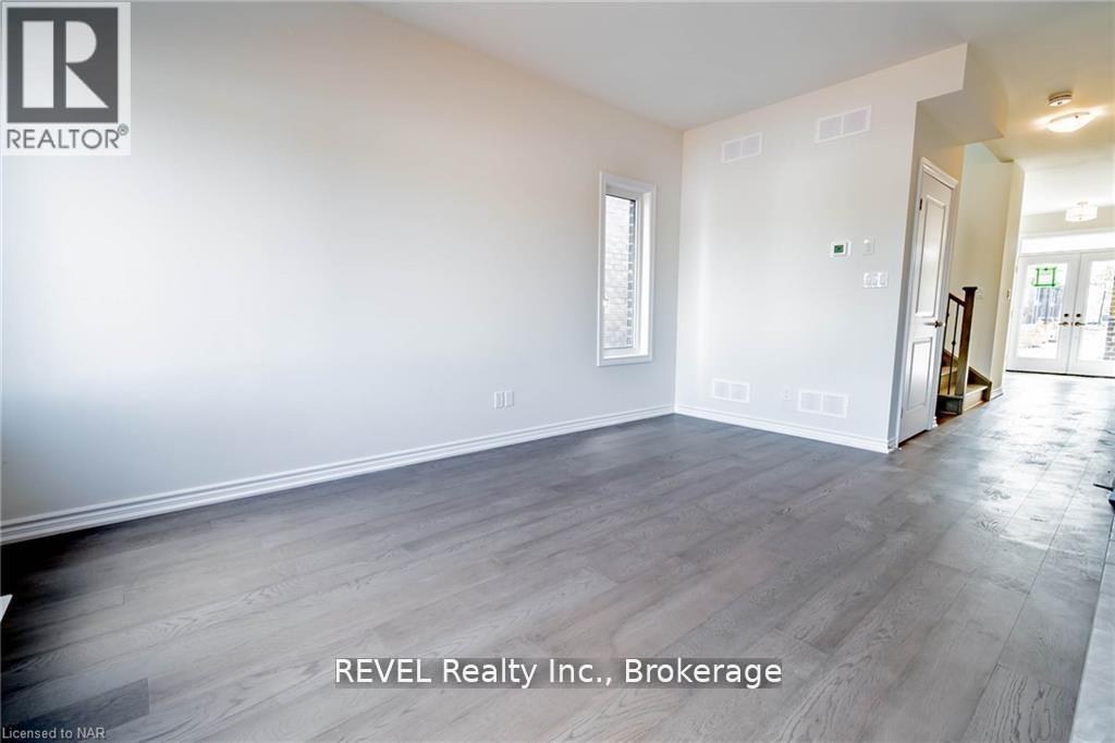 77 Renfrew Trail, Welland, Ontario  L3C 0K2 - Photo 2 - X13578298