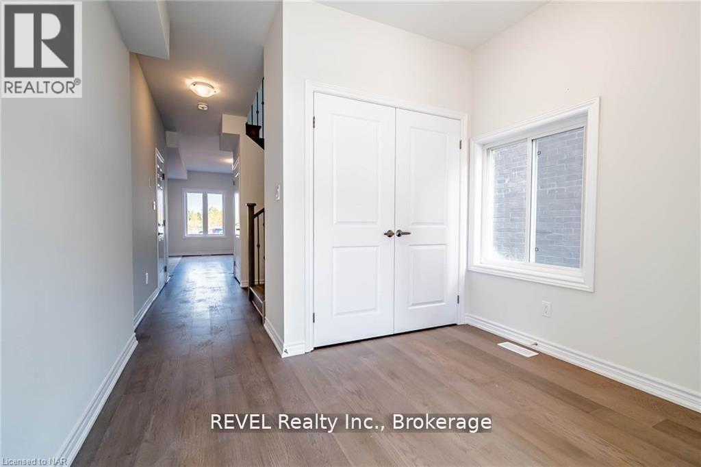 77 Renfrew Trail, Welland, Ontario  L3C 0K2 - Photo 3 - X13578298