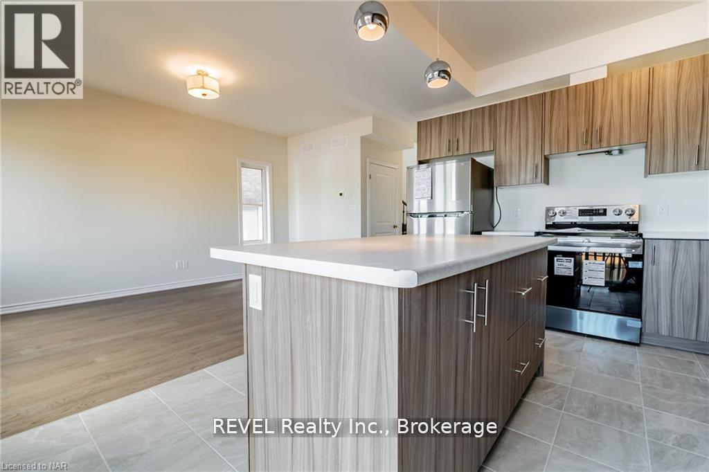 77 Renfrew Trail, Welland, Ontario  L3C 0K2 - Photo 6 - X13578298