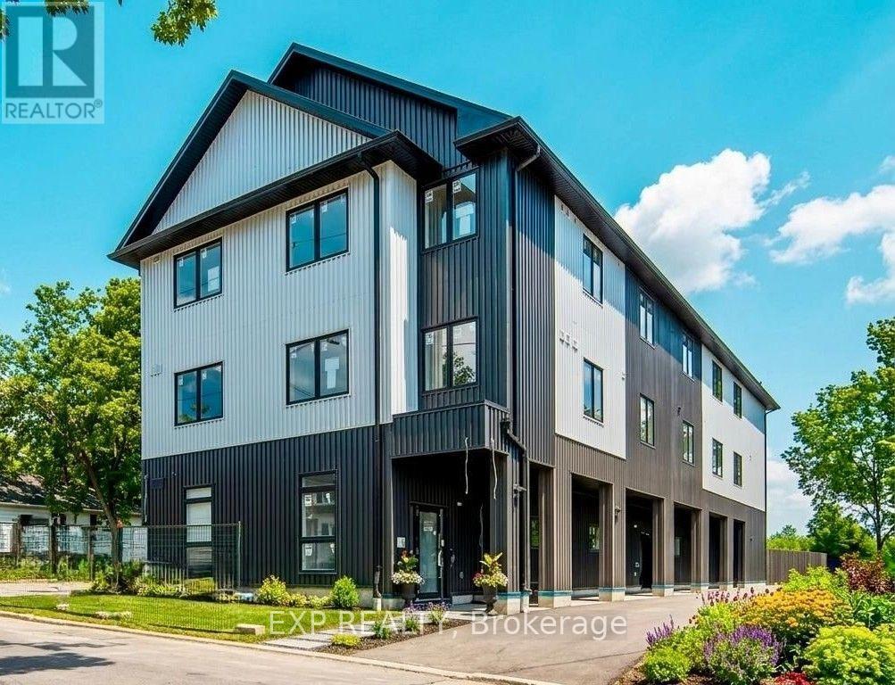 304 - 145 Clapperton Street, Barrie (Wellington), Ontario  L4M 3G3 - Photo 1 - S13578350