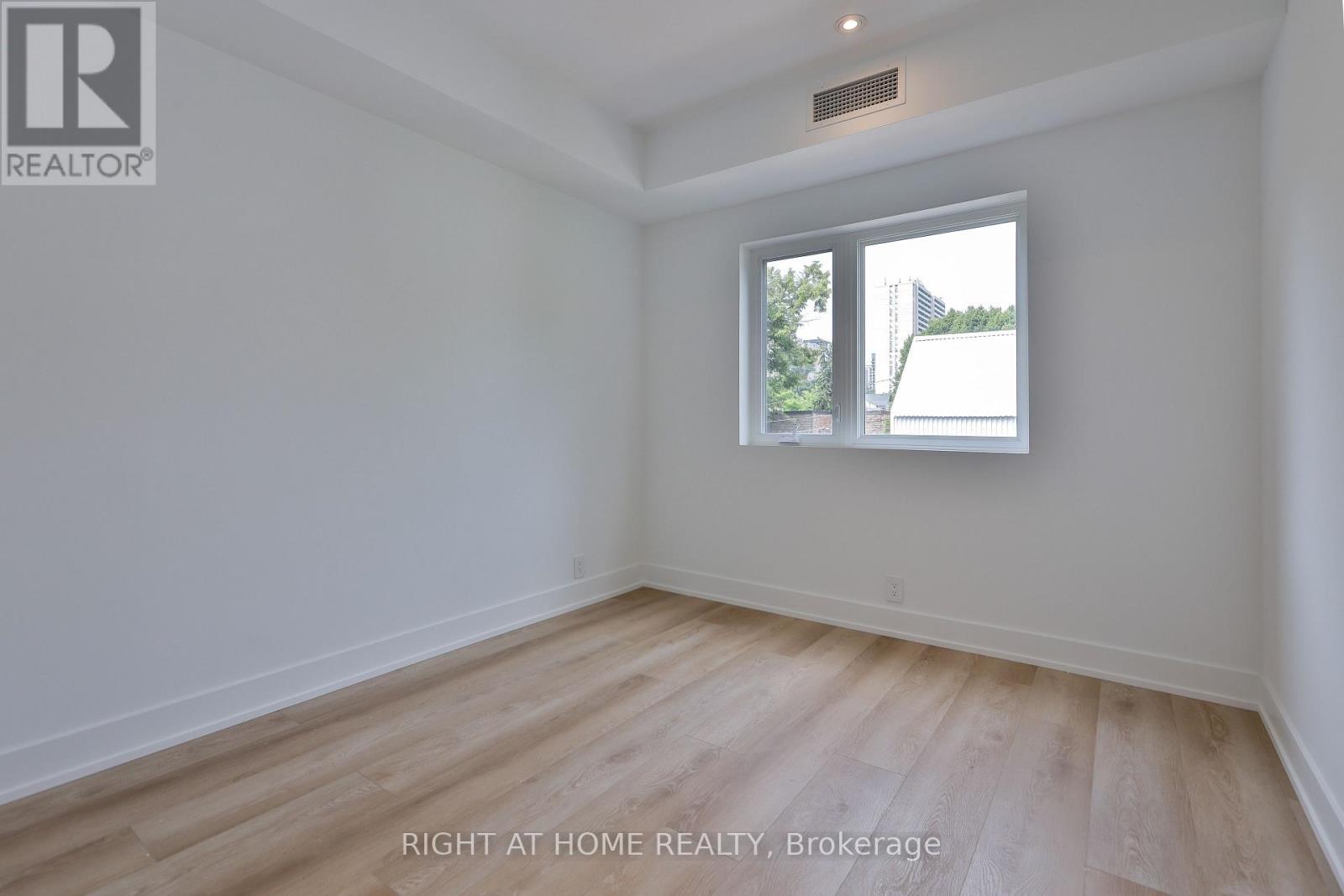 2 - 266 Indian Grove, Toronto, Ontario  M6P 2H5 - Photo 11 - W13578210