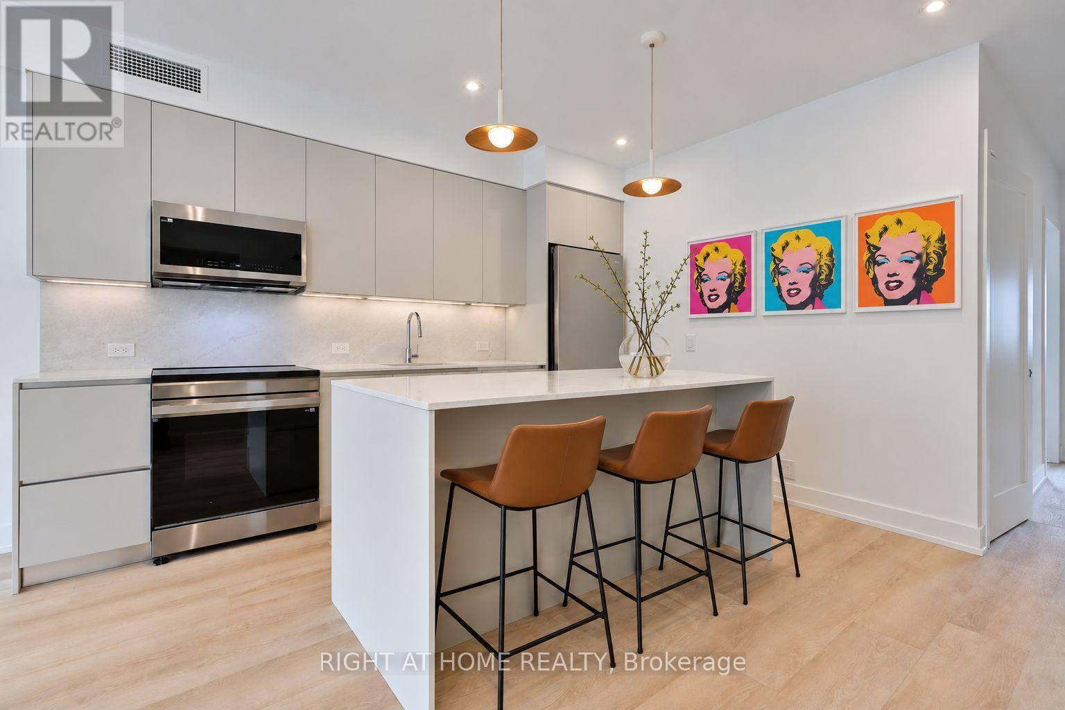 2 - 266 Indian Grove, Toronto, Ontario  M6P 2H5 - Photo 2 - W13578210