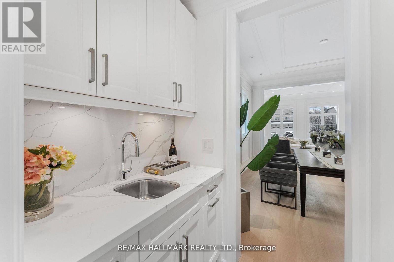 Main & 2nd Floor - 42 Agar Crescent, Toronto, Ontario  M9B 5A6 - Photo 22 - W13578240
