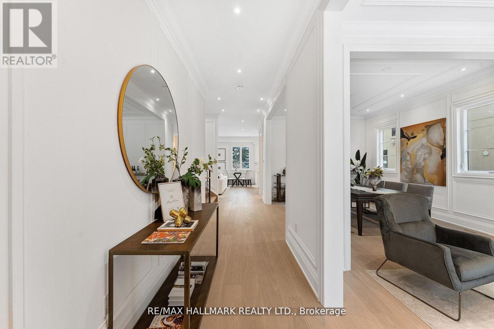 Main & 2nd Floor - 42 Agar Crescent, Toronto, Ontario  M9B 5A6 - Photo 3 - W13578240