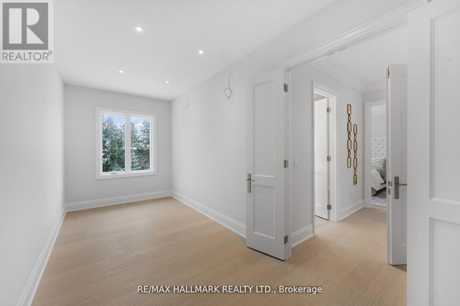 Main & 2nd Floor - 42 Agar Crescent, Toronto, Ontario  M9B 5A6 - Photo 34 - W13578240