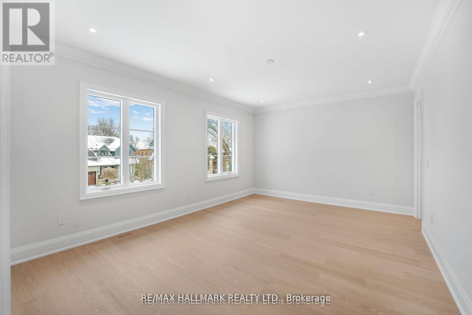 Main & 2nd Floor - 42 Agar Crescent, Toronto, Ontario  M9B 5A6 - Photo 39 - W13578240