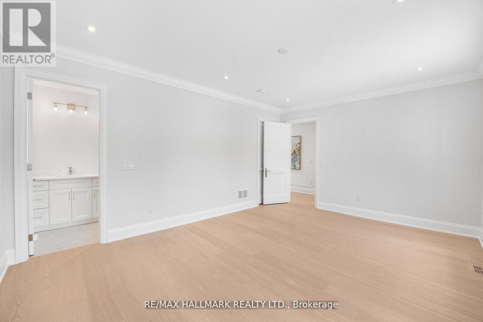 Main & 2nd Floor - 42 Agar Crescent, Toronto, Ontario  M9B 5A6 - Photo 40 - W13578240