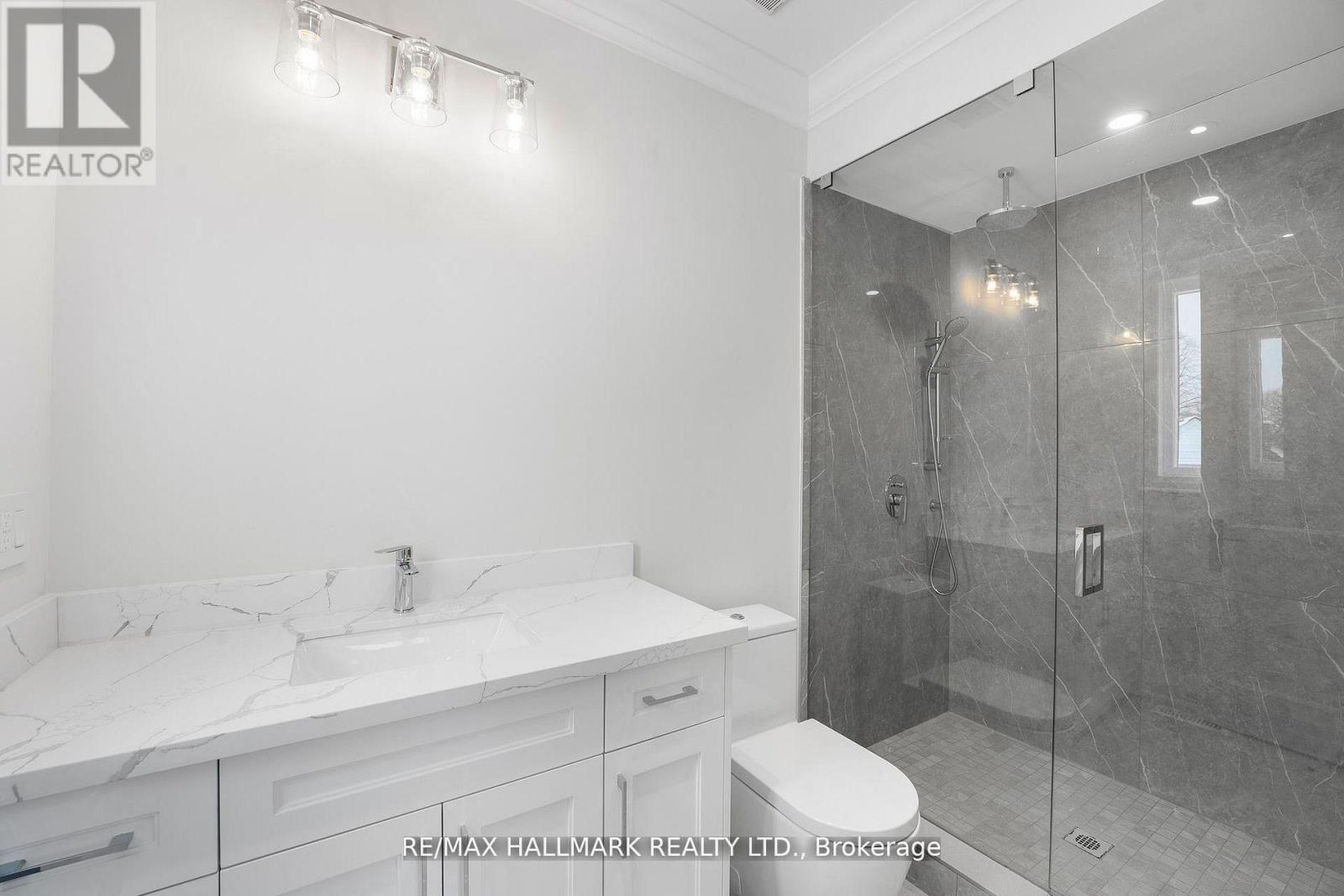 Main & 2nd Floor - 42 Agar Crescent, Toronto, Ontario  M9B 5A6 - Photo 41 - W13578240