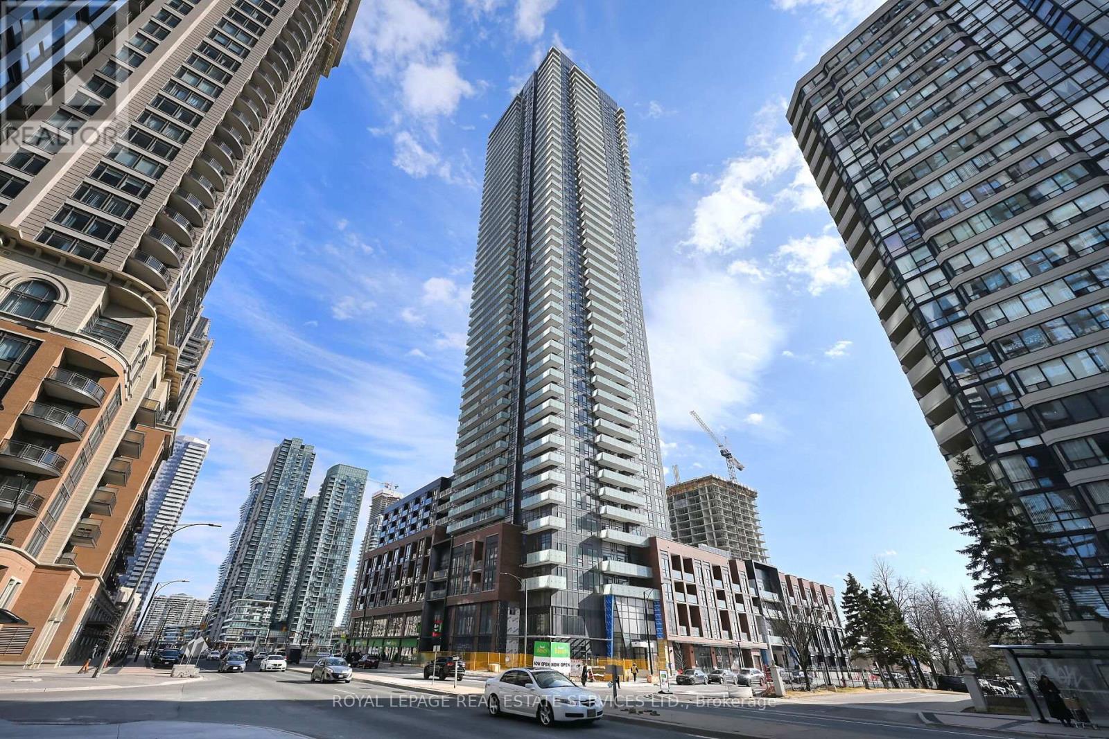 312 - 430 Square One Drive, Mississauga, Ontario  L5B 0L6 - Photo 2 - W13578256
