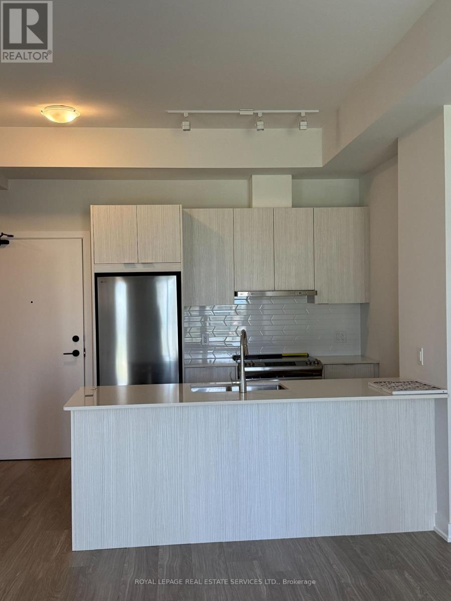 312 - 430 SQUARE ONE DRIVE