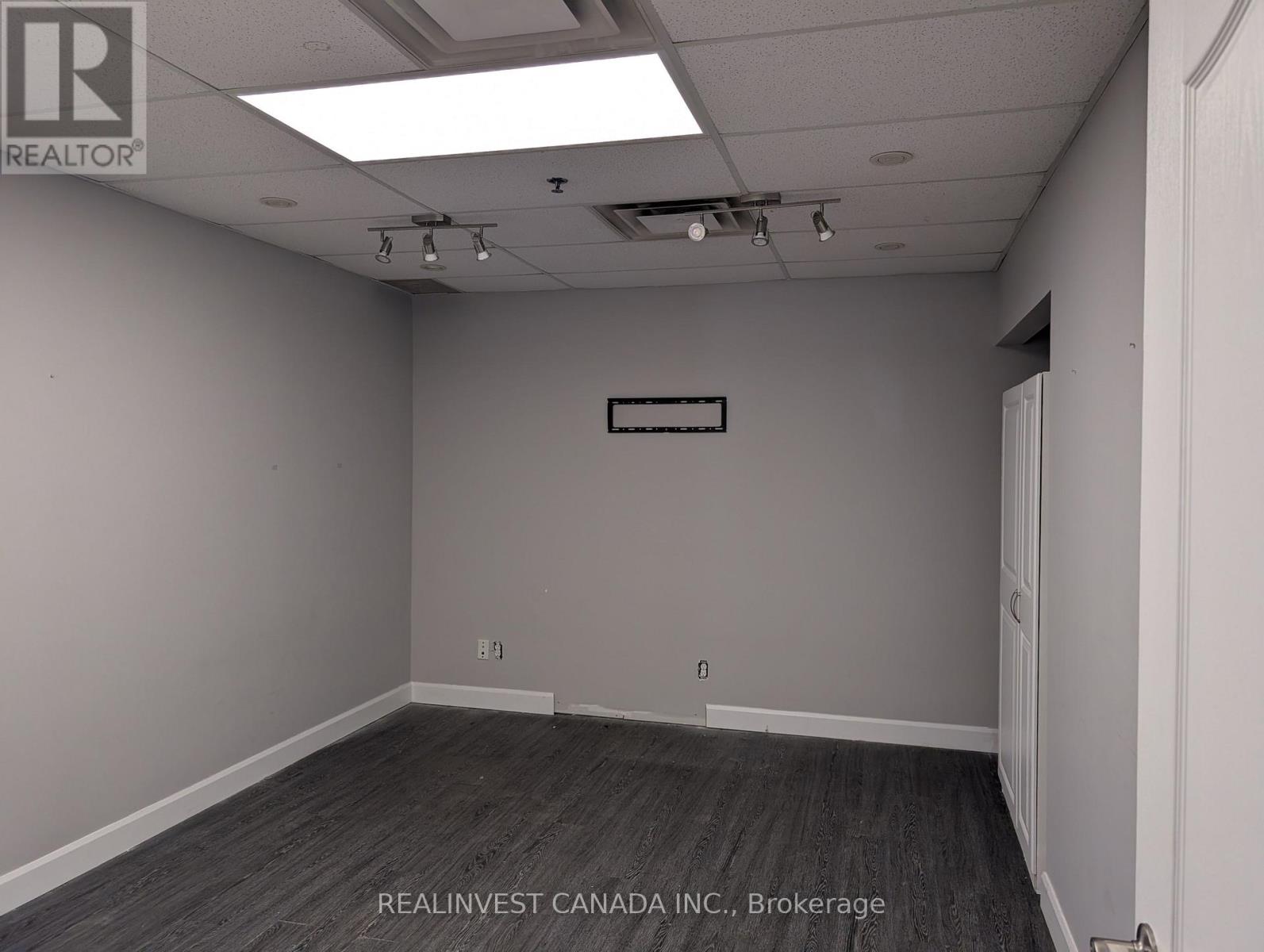 38 - 411 Four Valley Drive, Vaughan, Ontario  L4K 5Y8 - Photo 9 - N12831798
