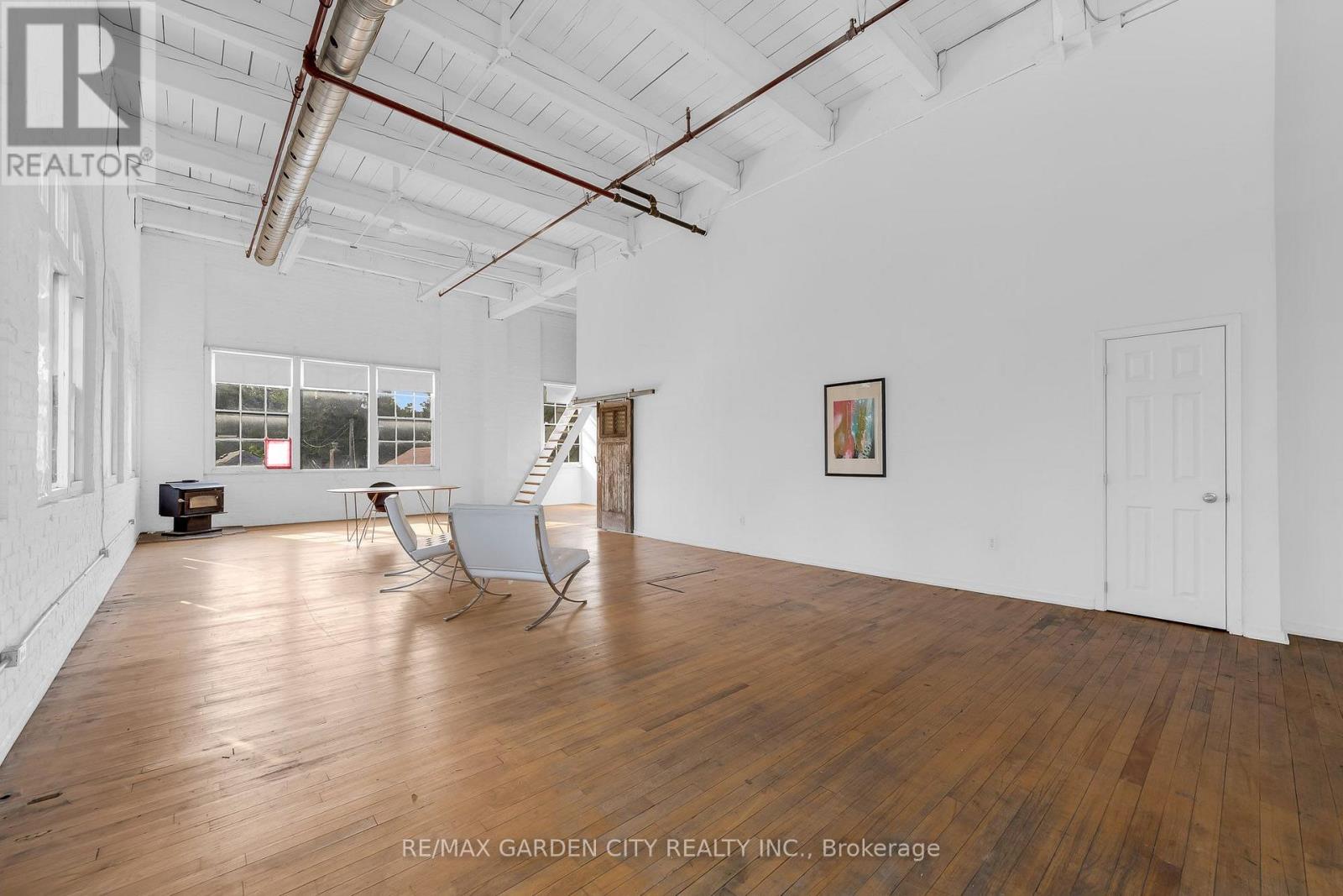 Loft - 468 Cumberland Avenue, Hamilton, Ontario  L8M 3M5 - Photo 8 - X13578206