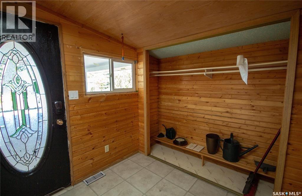 12 Highland Avenue, Jackfish Lake, Saskatchewan  S0M 1X0 - Photo 2 - SK042945