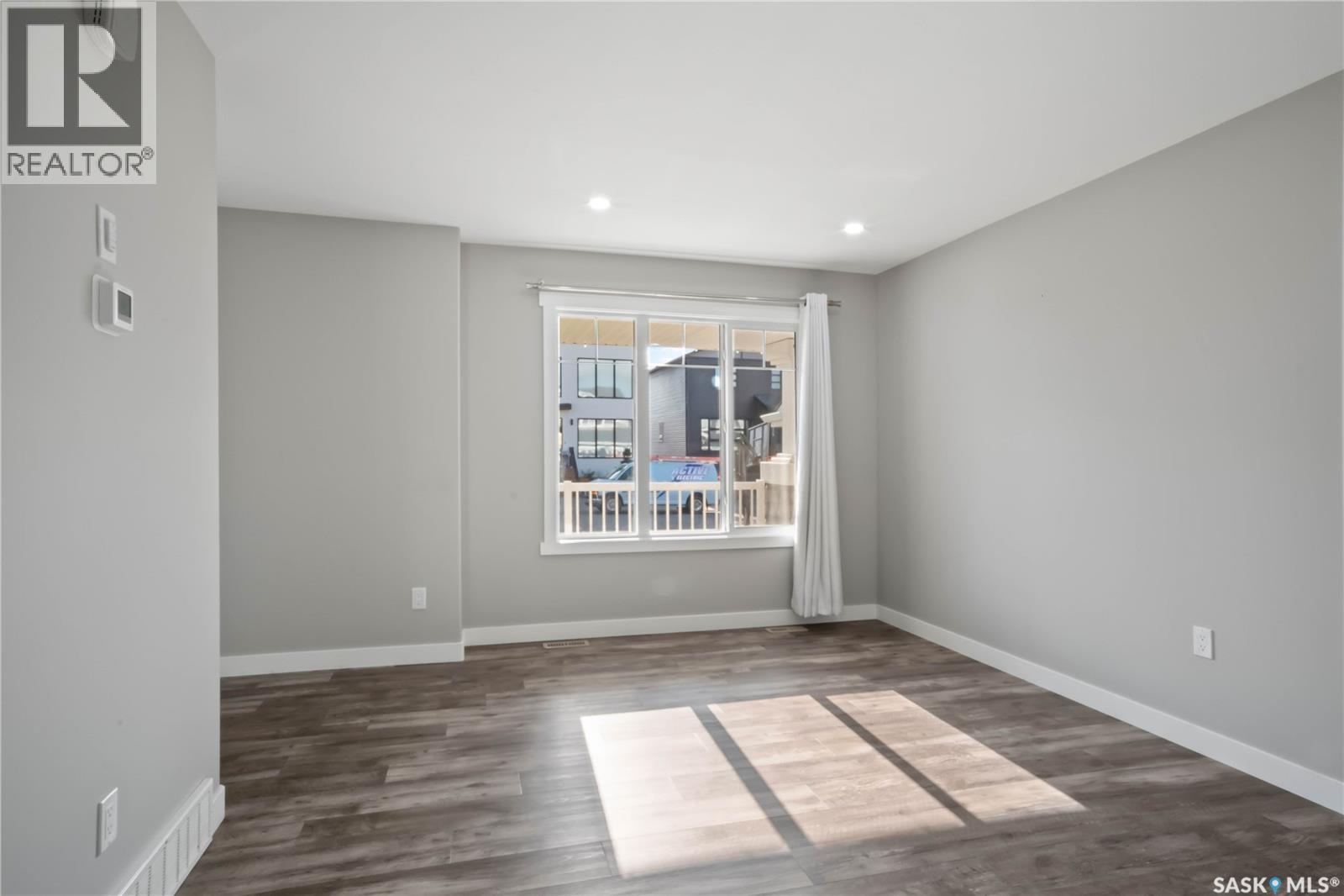 3271 Green Brook Road, Regina, Saskatchewan  S4V 3R3 - Photo 9 - SK042941