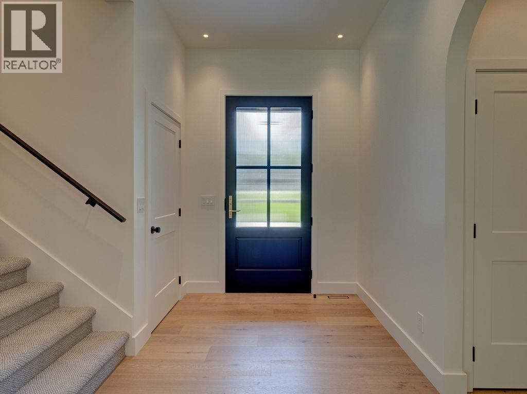 414 Solaz Place, Gibsons, British Columbia  V0N 1V5 - Photo 6 - R3131535