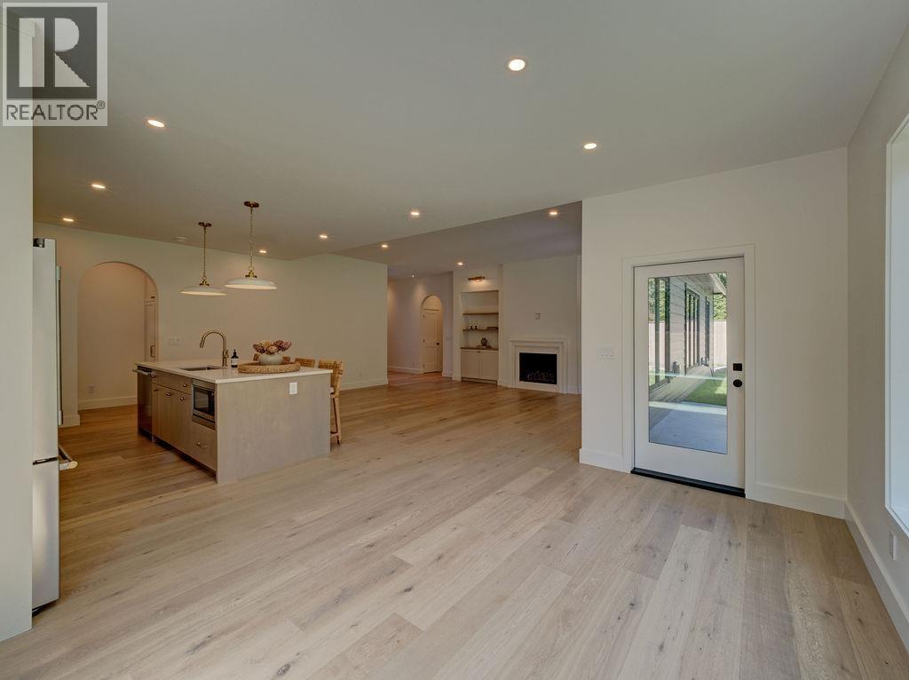 414 Solaz Place, Gibsons, British Columbia  V0N 1V5 - Photo 17 - R3131535