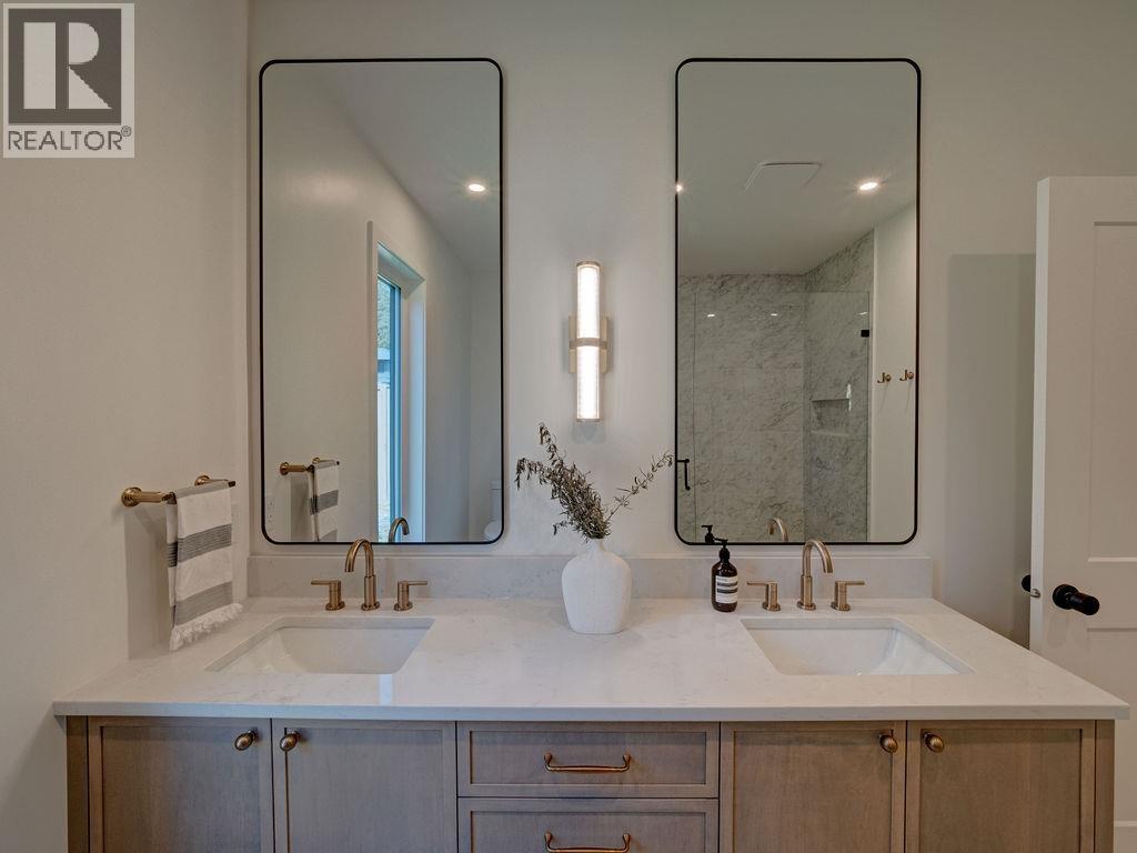 414 Solaz Place, Gibsons, British Columbia  V0N 1V5 - Photo 22 - R3131535