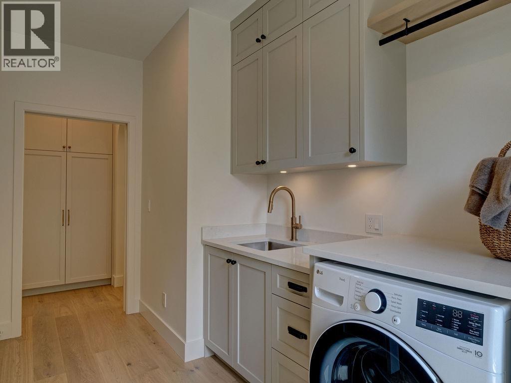 414 Solaz Place, Gibsons, British Columbia  V0N 1V5 - Photo 27 - R3131535