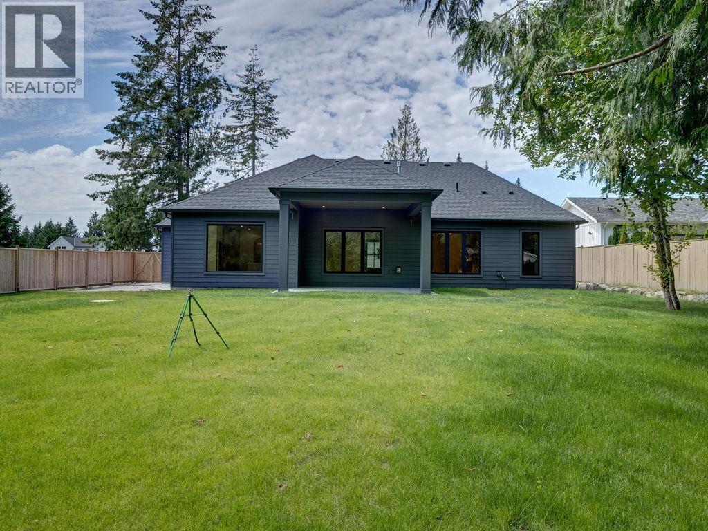 414 Solaz Place, Gibsons, British Columbia  V0N 1V5 - Photo 36 - R3131535