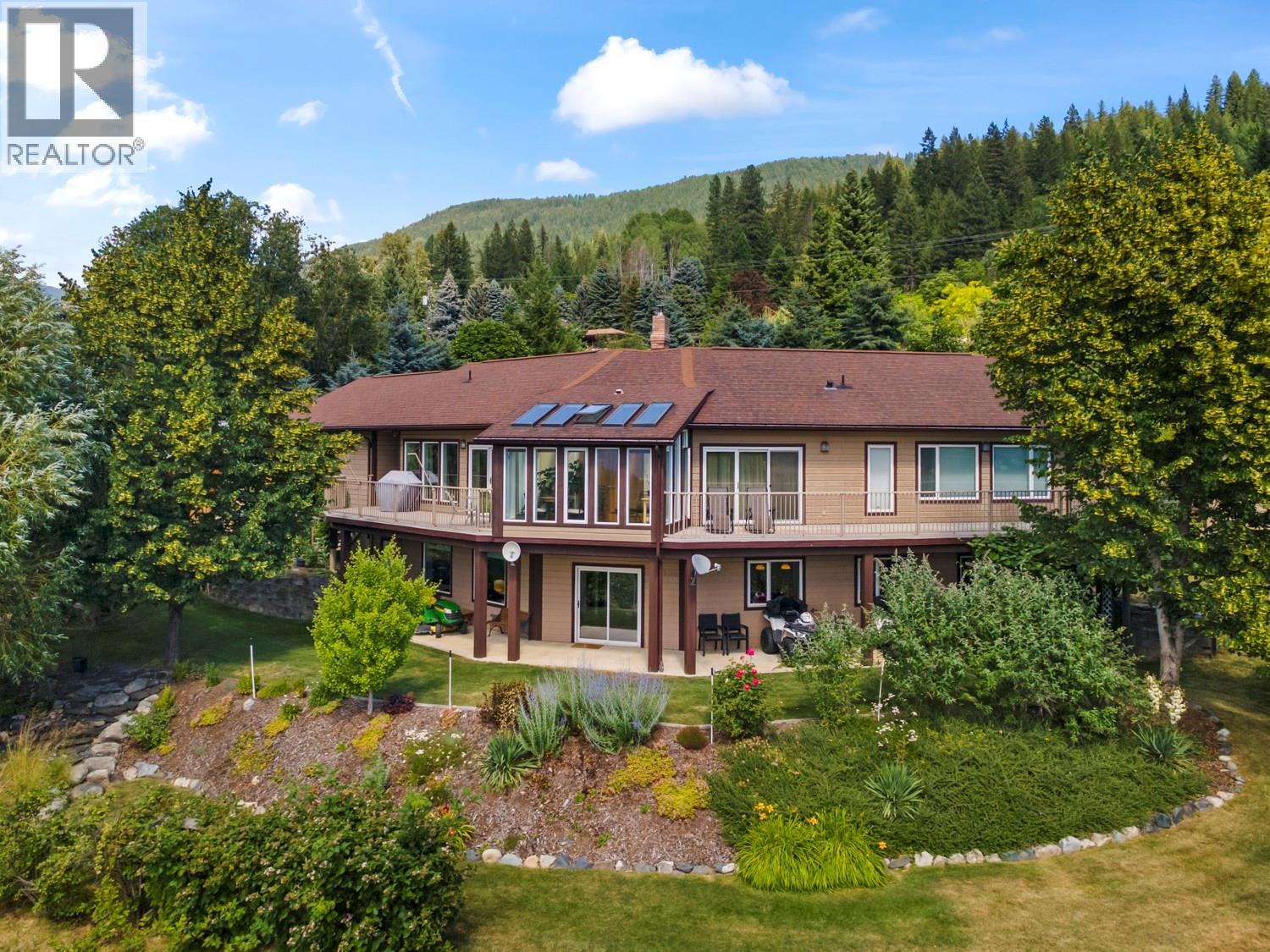 Wynndel House for sale:  5 bedroom 3,435 sq.ft. (Listed 2026-03-09)