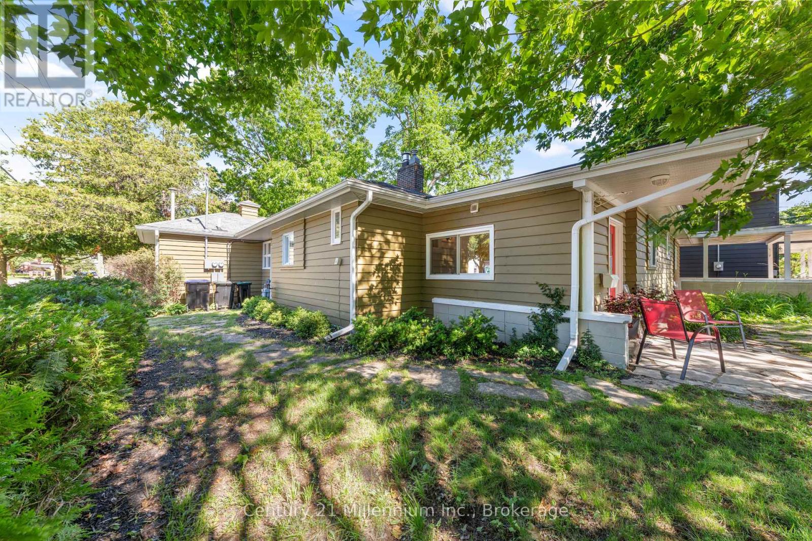 91 Beech Street, Collingwood, Ontario  L9Y 2T2 - Photo 3 - S13578406