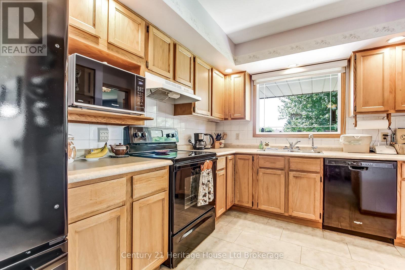 27 O'rourke Pl Place E, Woodstock, Ontario N4S 8T9 - Photo 7 - X13578534