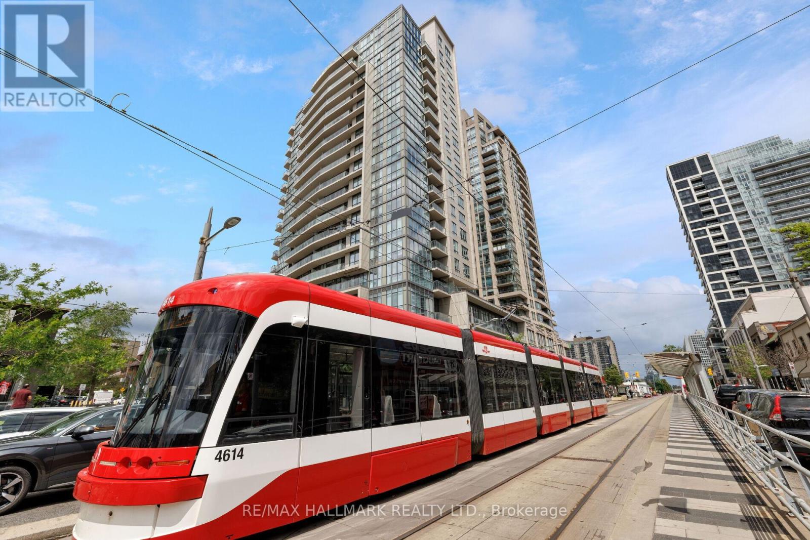 1401 - 530 St Clair Avenue W, Toronto, Ontario  M6C 0A2 - Photo 3 - C13578486