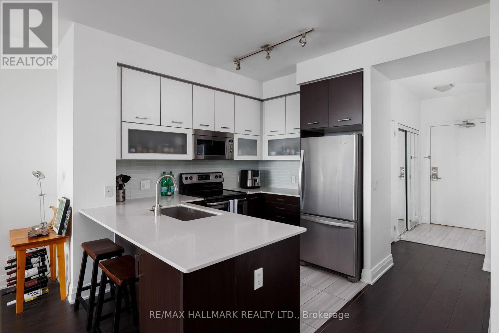 1401 - 530 St Clair Avenue W, Toronto, Ontario  M6C 0A2 - Photo 7 - C13578486