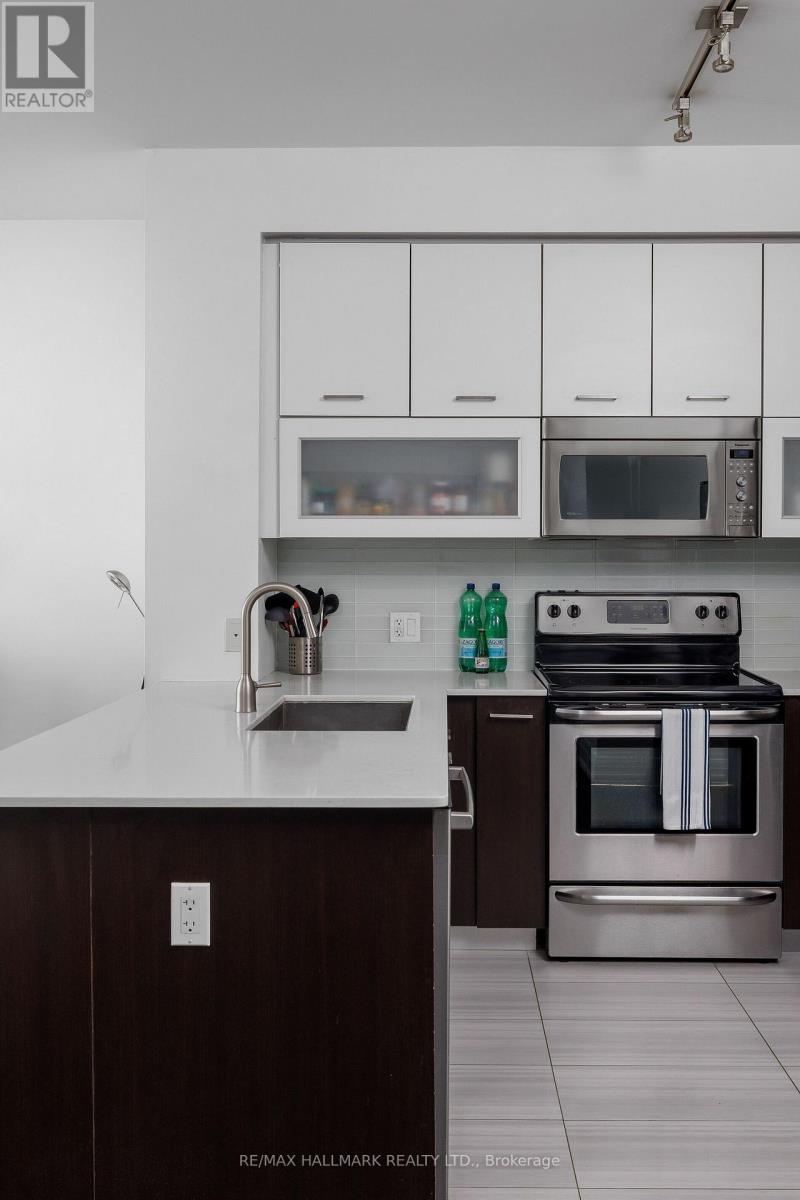 1401 - 530 St Clair Avenue W, Toronto, Ontario  M6C 0A2 - Photo 9 - C13578486