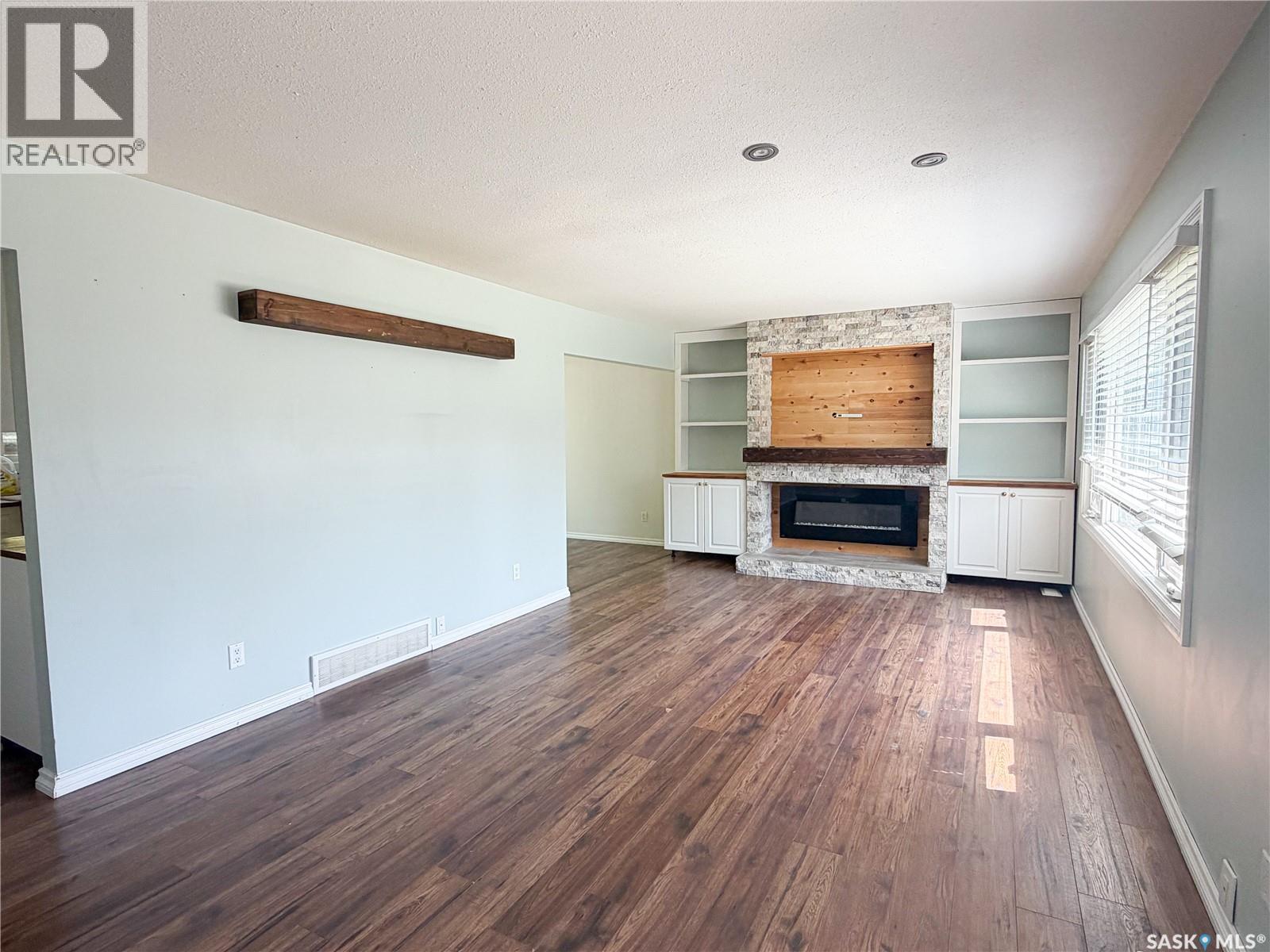 420 1st Street W, Meadow Lake, Saskatchewan  S9X 1E5 - Photo 2 - SK040990
