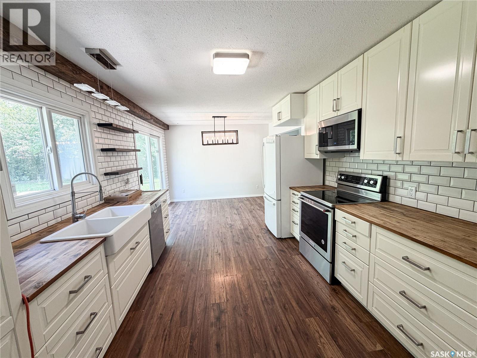 420 1st Street W, Meadow Lake, Saskatchewan  S9X 1E5 - Photo 5 - SK040990