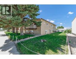 105 Broadway Avenue E, Redcliff, Alberta