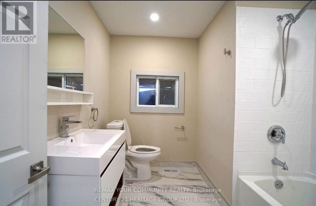 236 Simcoe Avenue, Georgina, Ontario  L4P 2H8 - Photo 33 - N13578420