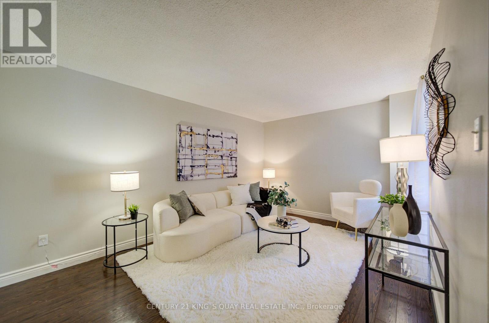 17 Croxley Green, Markham, Ontario  L3R 3T5 - Photo 2 - N13576236