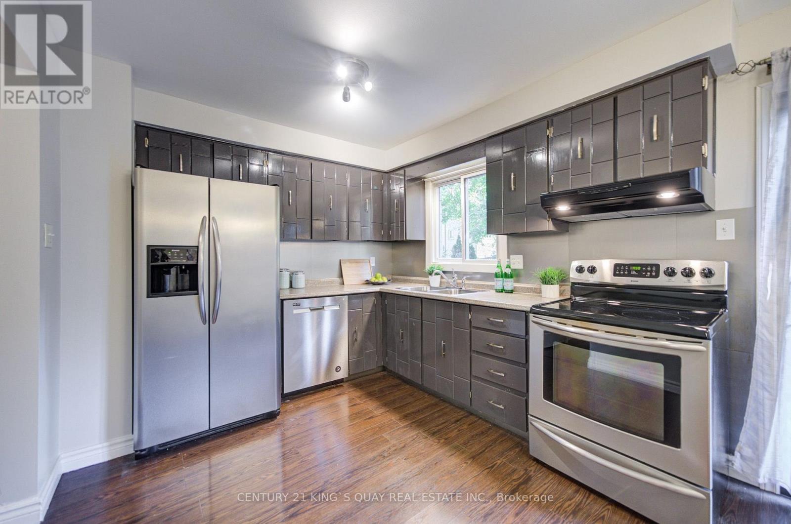 17 Croxley Green, Markham, Ontario  L3R 3T5 - Photo 7 - N13576236