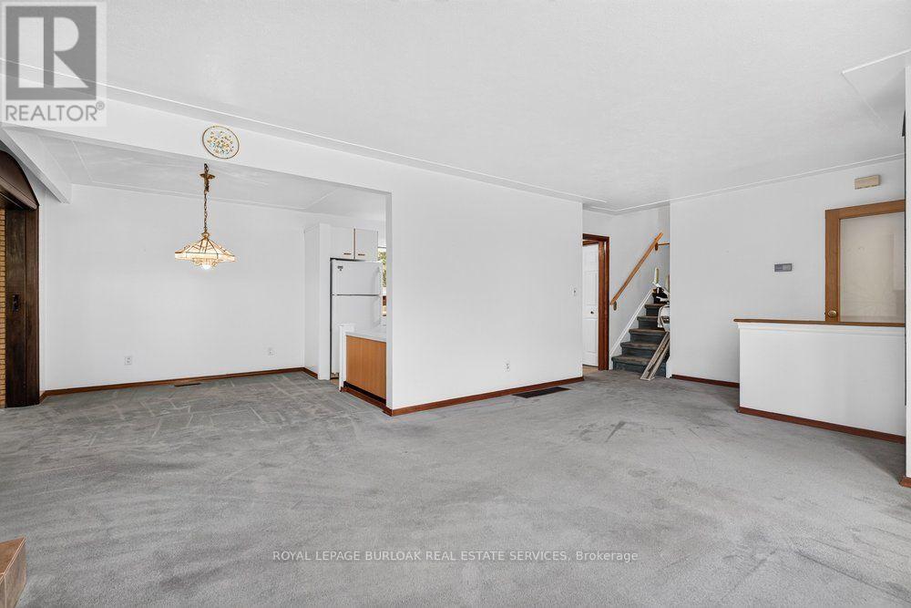 572 Bridgman Avenue, Burlington, Ontario  L7R 2V4 - Photo 10 - W13578472