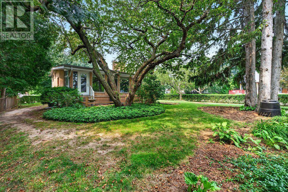 572 Bridgman Avenue, Burlington, Ontario  L7R 2V4 - Photo 39 - W13578472