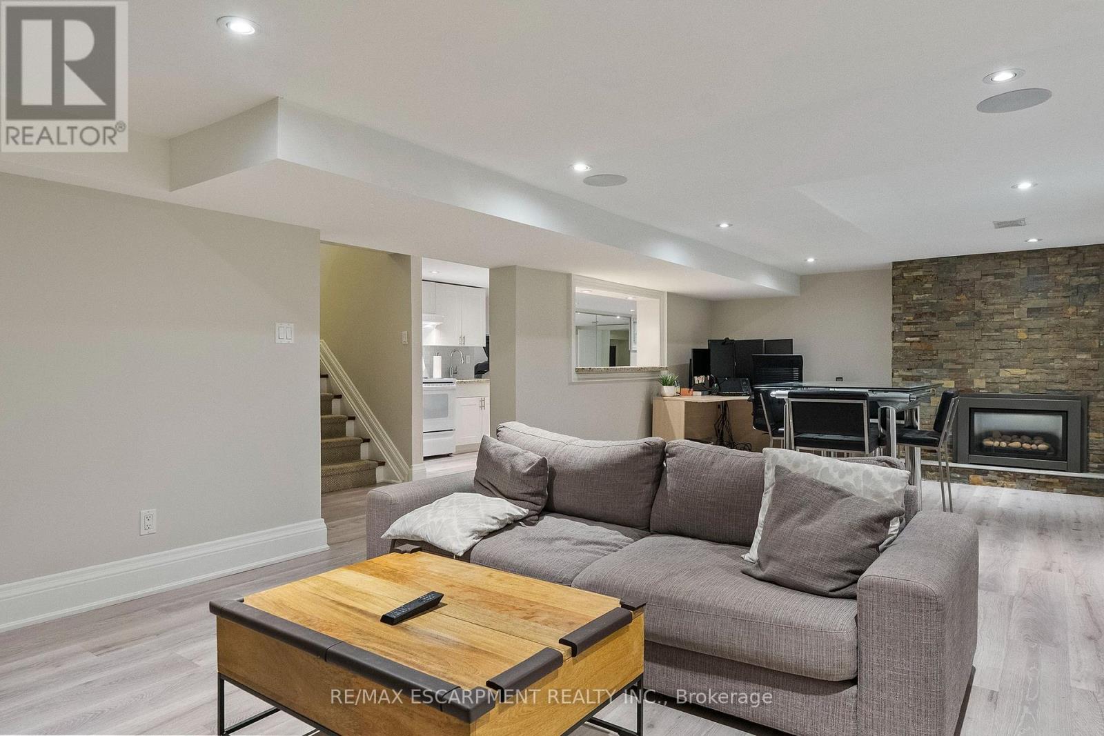 615 VANESSA CRESCENT - Photo 32