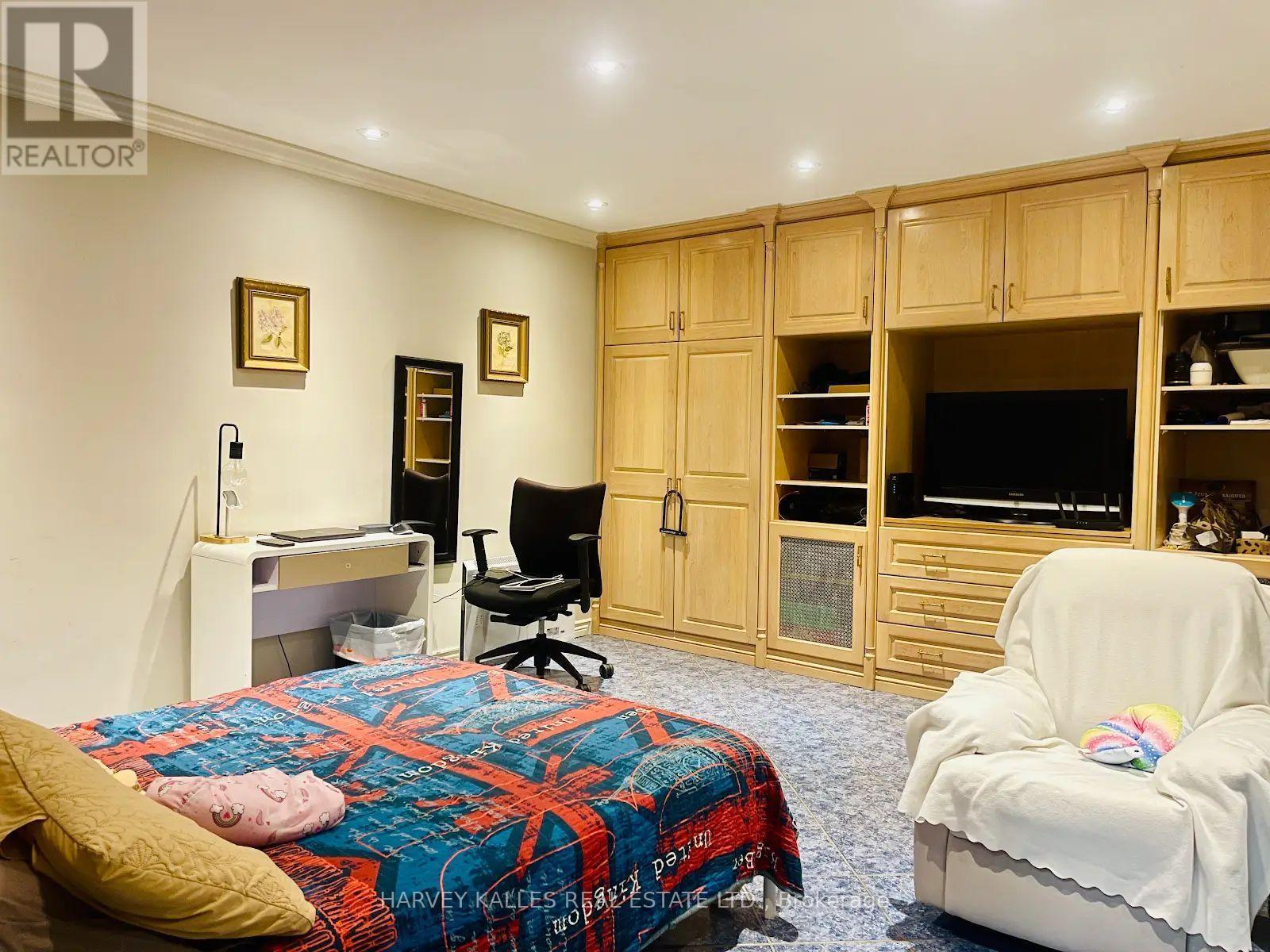 Lower - 1538 Davenport Road, Toronto, Ontario  M6H 2J1 - Photo 9 - W13578550