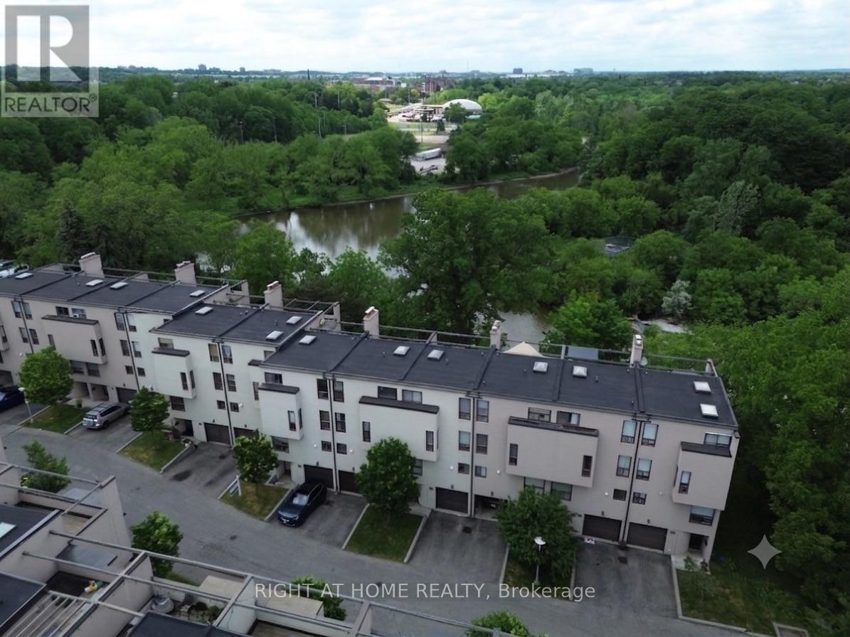 8 - 24 Reid Drive, Mississauga, Ontario  L5M 2A6 - Photo 2 - W13578560