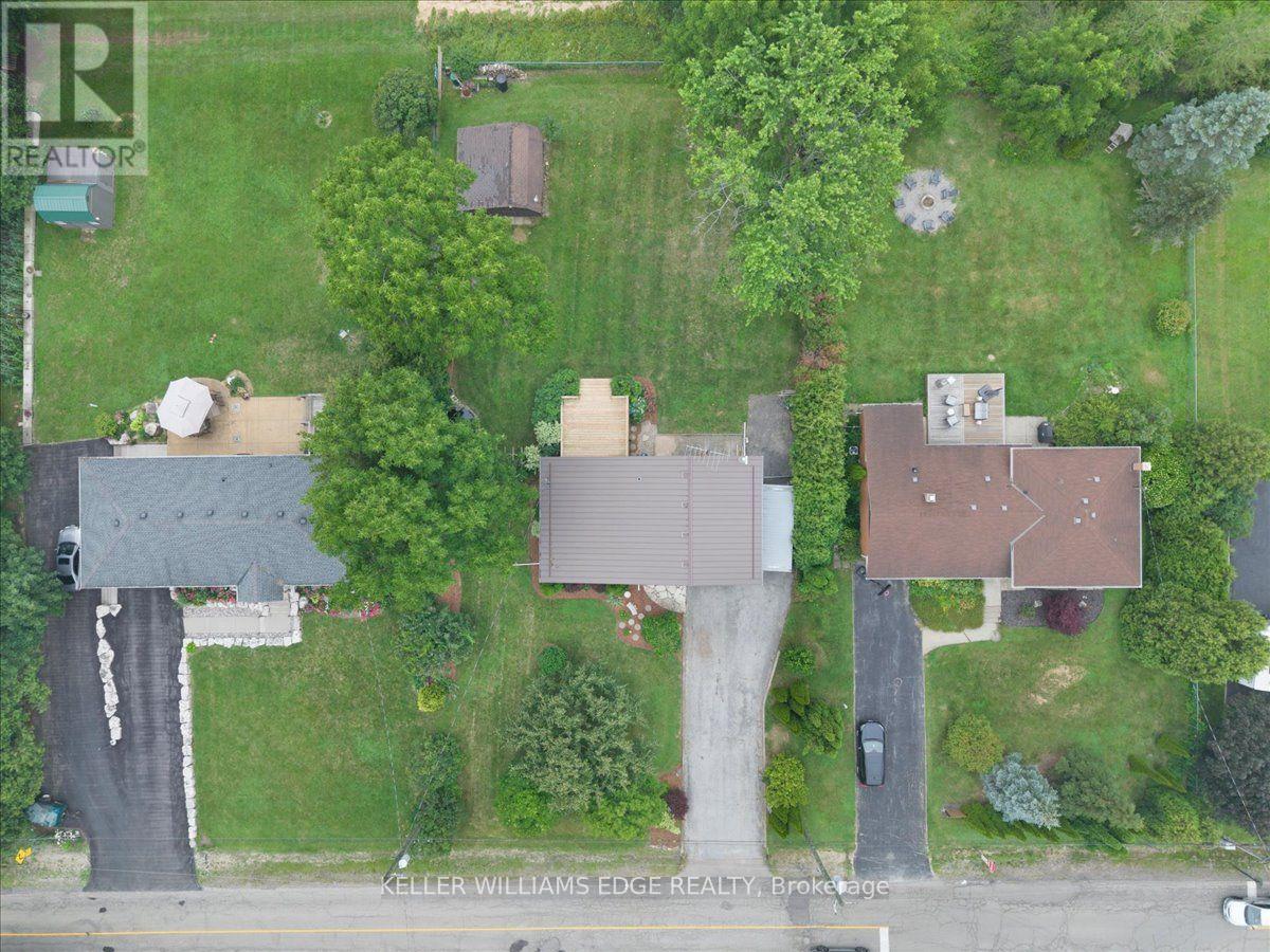 421 Rock Chapel Road, Hamilton, Ontario  L9H 5E2 - Photo 3 - X13578476