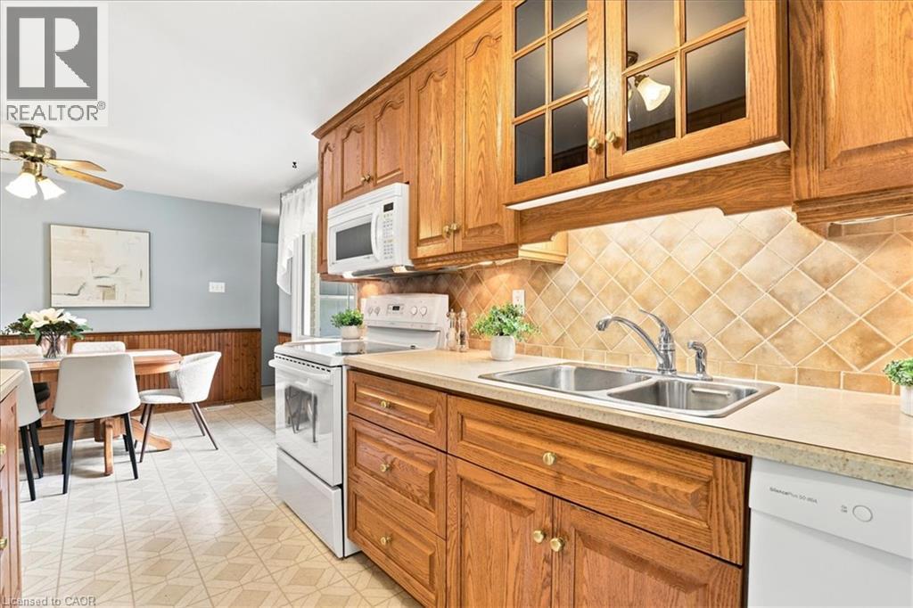 327 Grangewood Drive, Waterloo, Ontario N2K 2E4 - Photo 8 - 40846494