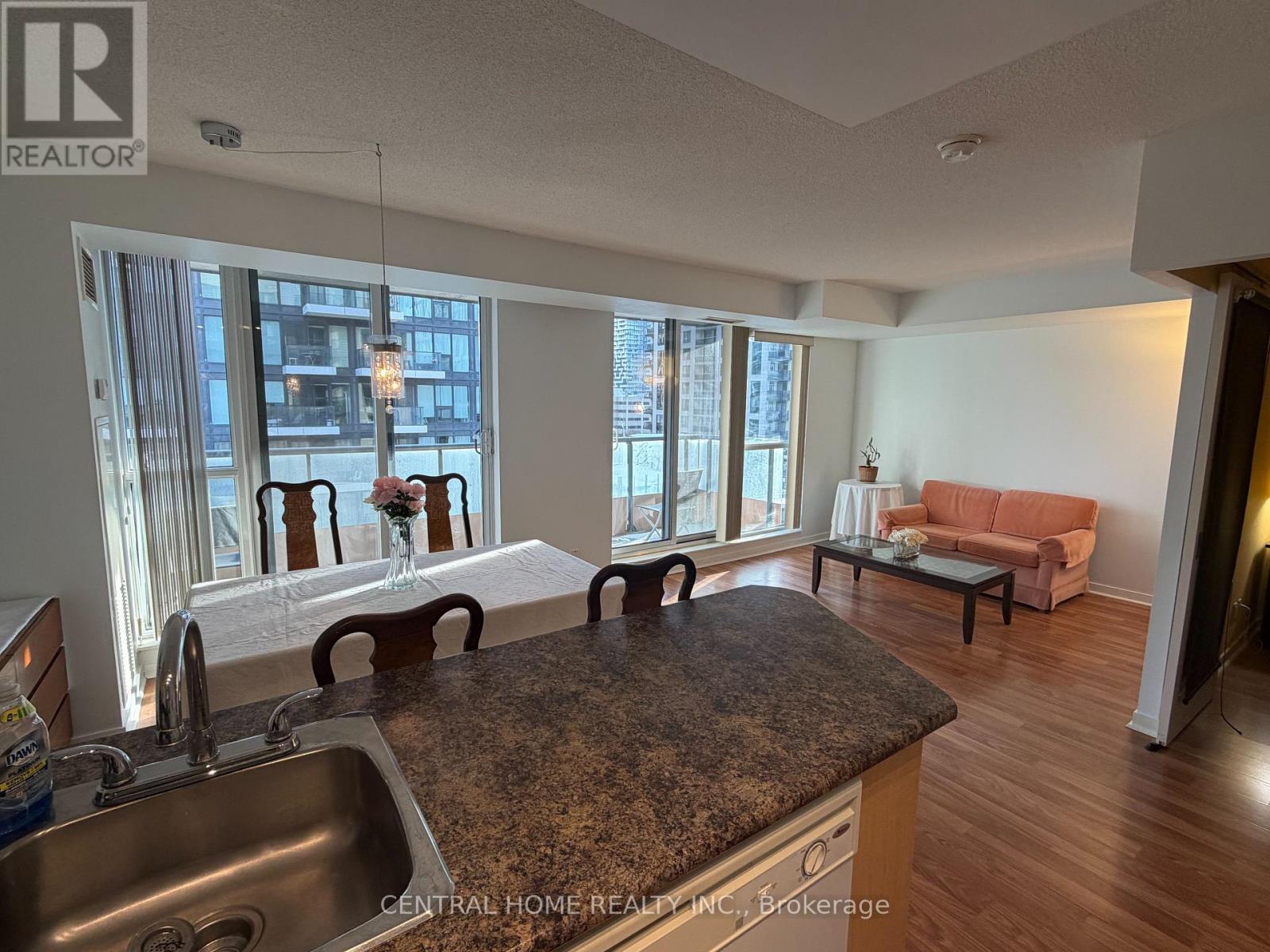 1207 - 76 Shuter Street, Toronto, Ontario  M5B 1B4 - Photo 2 - C13578664