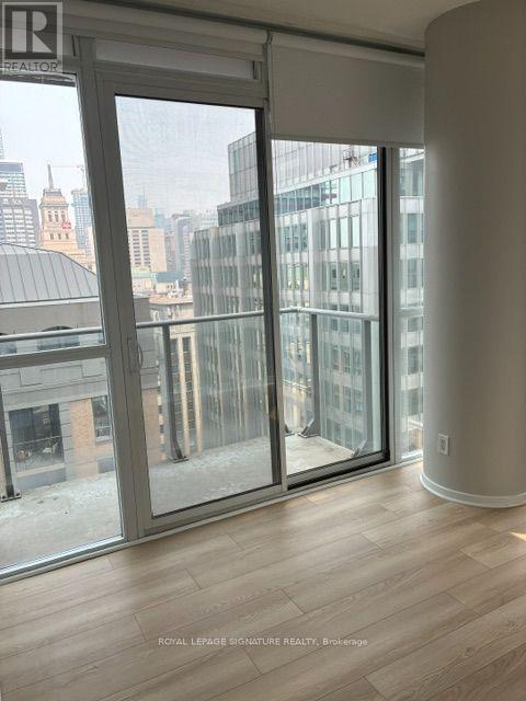1707 - 126 SIMCOE STREET