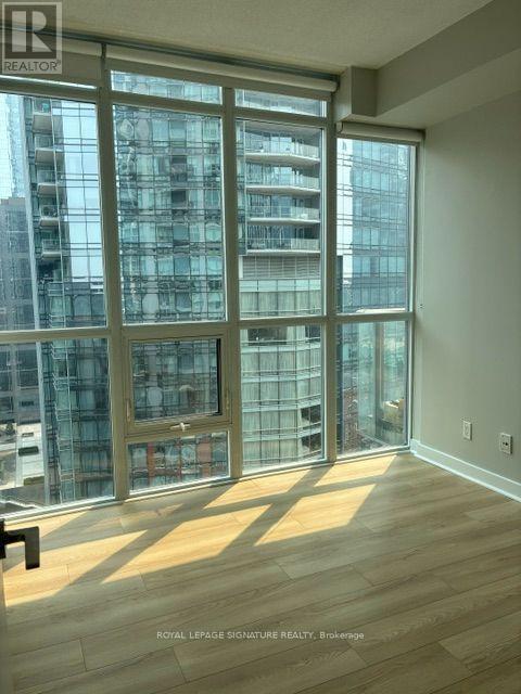 1707 - 126 SIMCOE STREET