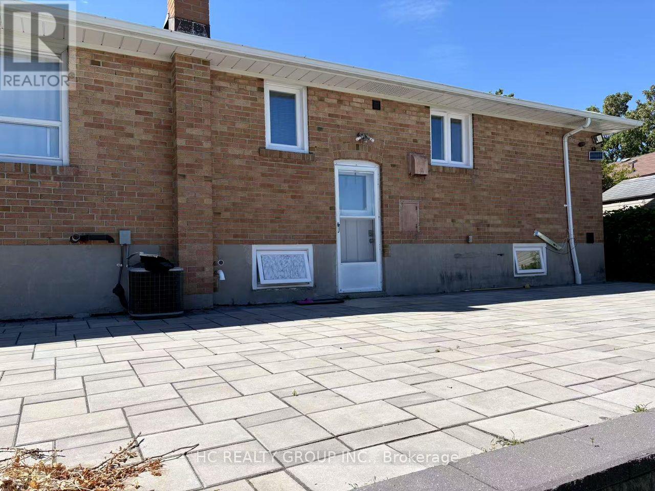 Bsmt 7 Ivanhoe Court, Toronto, Ontario  M1R 3G8 - Photo 2 - E13578590